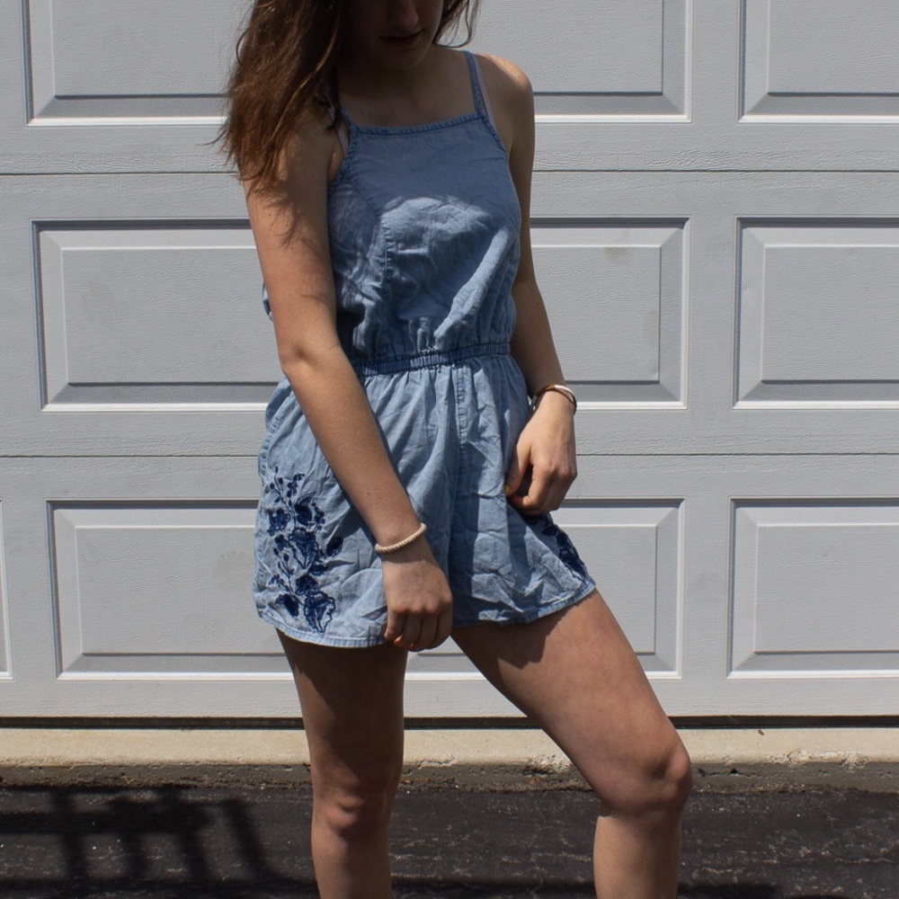 Romper - Picture 2 of 5